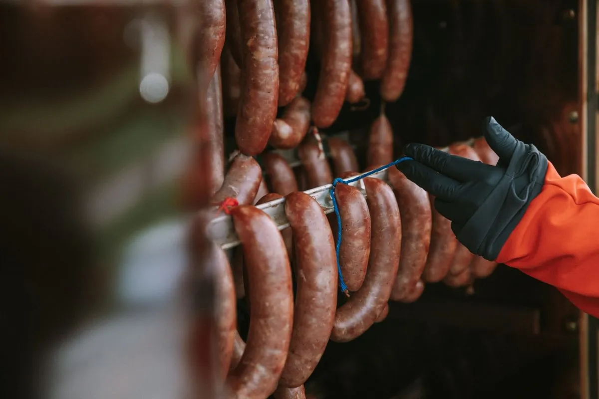 Kiełbasa z wędzarni - warsztaty wędliniarskie Fimple